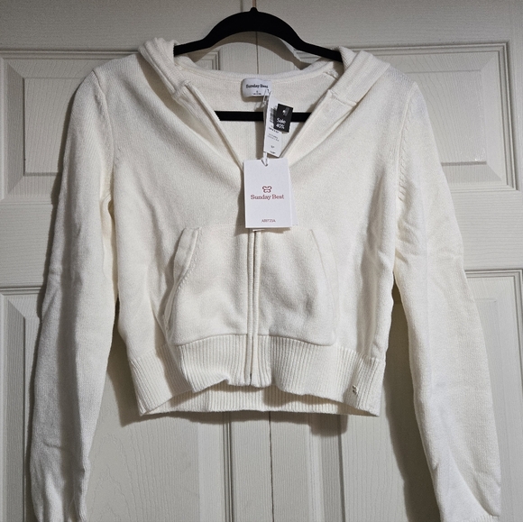 *nwt* aritzia sunday best danes zip hoodie - Picture 4 of 5